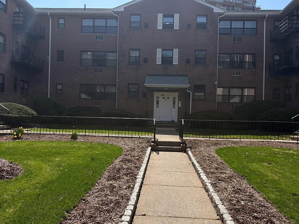 218 Prospect Ave #3C