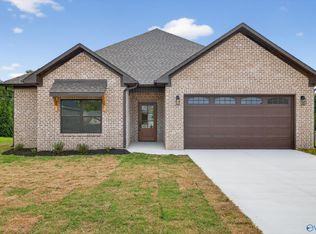352 Krimson Cir, Albertville, AL 35951