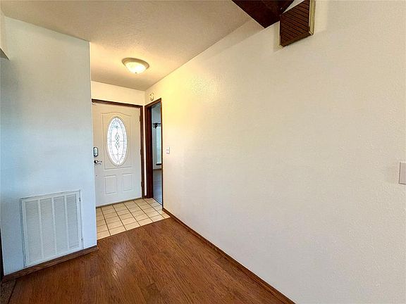 4th image of 2914 Lacey Dr