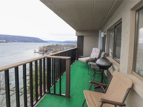 57 Cliffside Dr S, Canandaigua, NY 14424