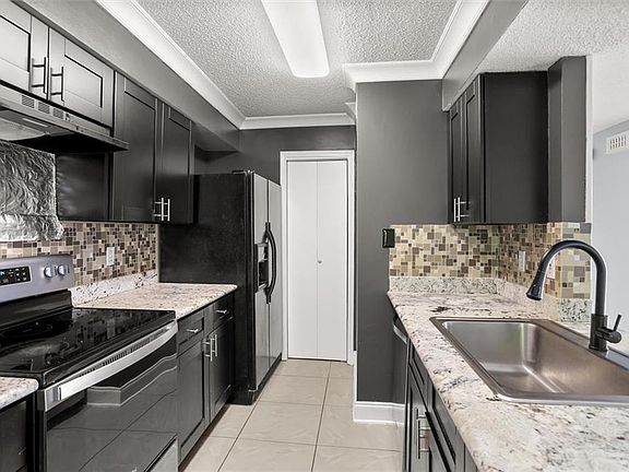 5th image of 2924 Manhattan Blvd Unit 157