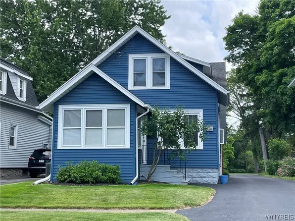 618 Walnut St, Lockport, NY 14094