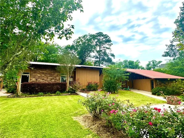 705 3rd St, Colfax, LA 71417