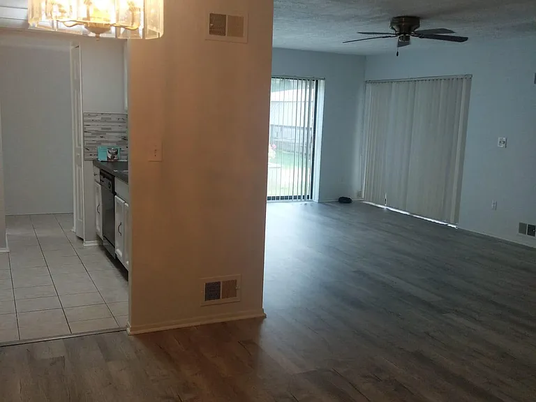 18344 University Park Dr — Photo 7