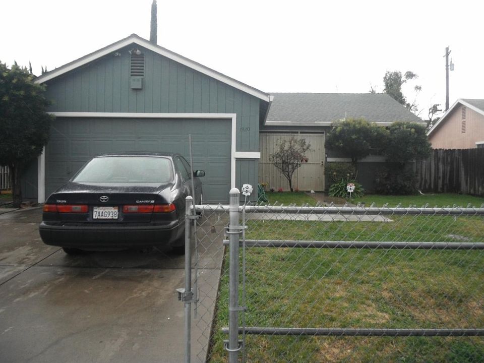 2nd image of 1920 Granada Dr