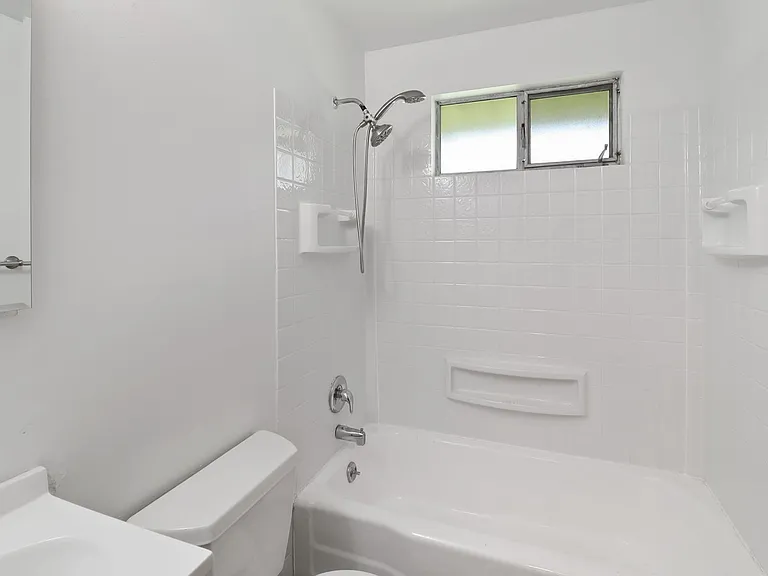 1380 SW Swantown Ave #D2 — Photo 4