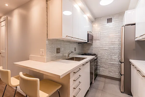 Rented by Samuel Realty Group LLC | media 3