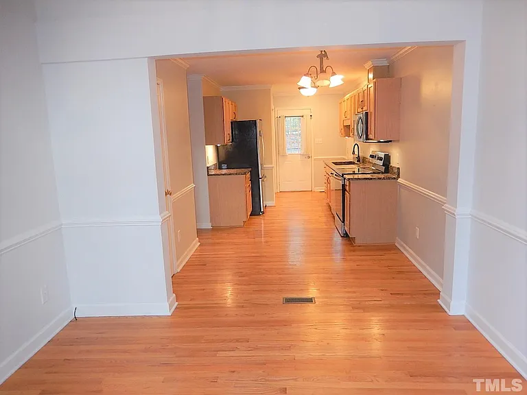 6610 Lipscomb Dr — Photo 8