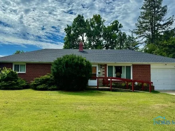 522 Meadow View Dr, Bowling Green, OH 43402