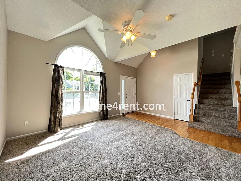 8310 NW 77th Ter — Photo 5