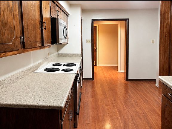 4th image of 419 Dogwood Dr
