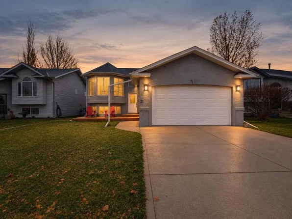 31 W Heenan Cres, Sylvan Lake, AB T4S 1Z8
