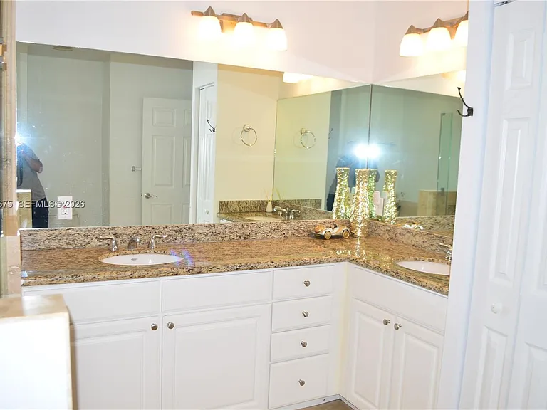 3001 NE 185th St #129 — Photo 52