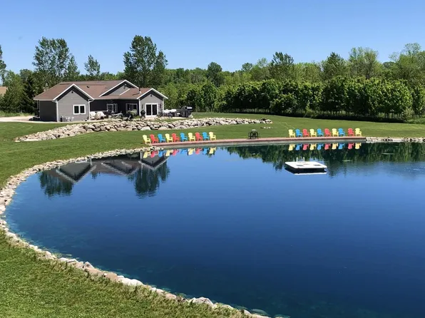 985 West Fur Farm ROAD, New Holstein, WI 53061