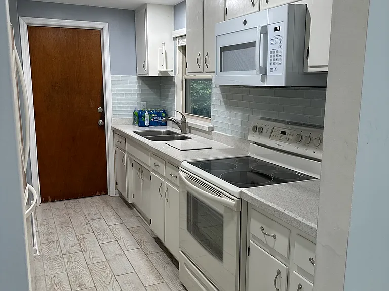 89 Dolphin Blvd E — Photo 13
