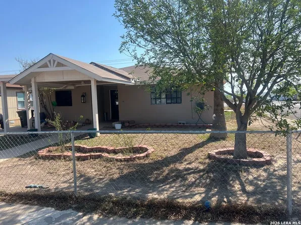 104 Sahara Drive, Eagle Pass, TX 78852