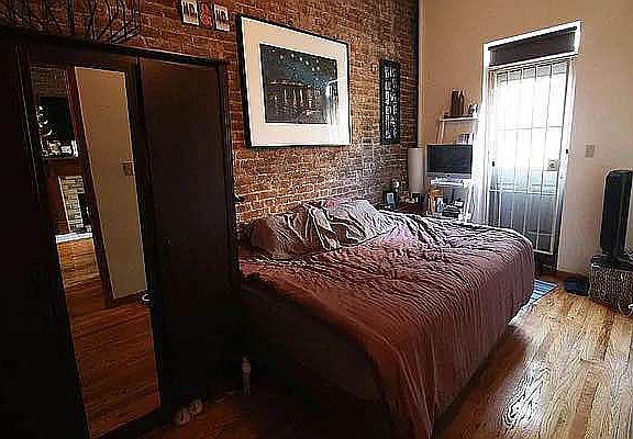 2nd image of 115 W 77th St APT 4R