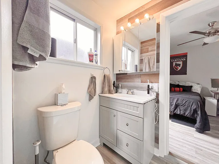 5737 Hobart St #5 — Photo 30