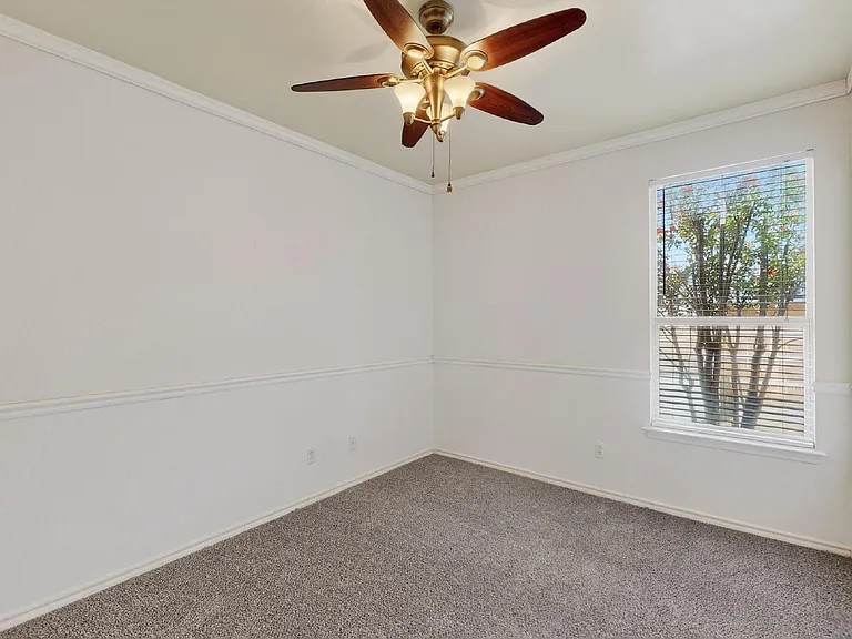 165 Hirth Dr — Photo 24