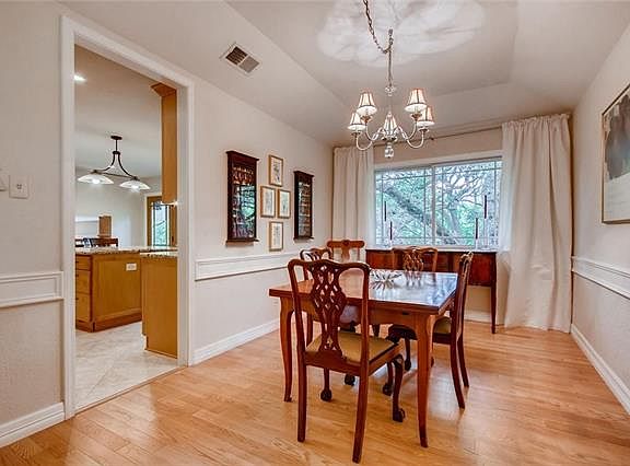 5th image of 11106 Pickfair Dr
