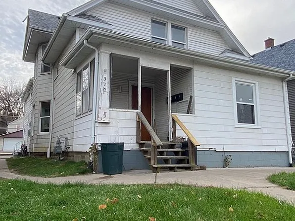 512 17th Ave, East Moline, IL 61244