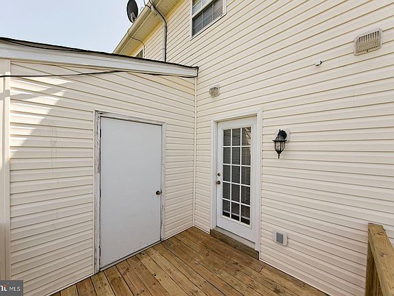 3rd image of 221 Surrey Club Ln
