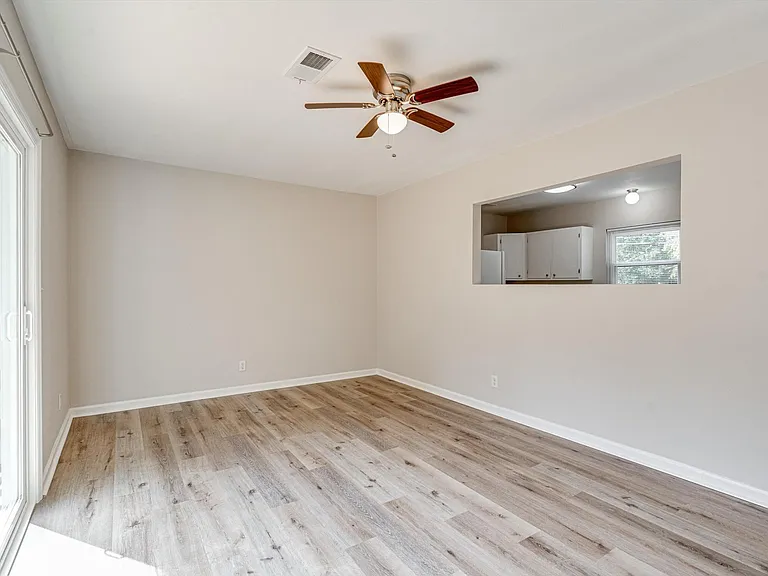 3810 Memphis Dr — Photo 5