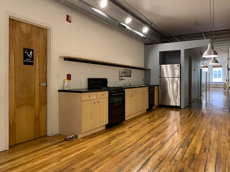 945 Liberty Ave #600 — Photo 21
