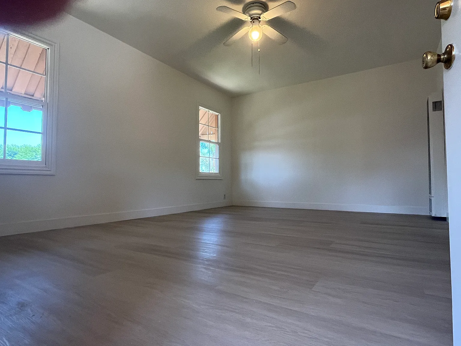 2 bed, 914 sqft, $3,400 — Photo 3