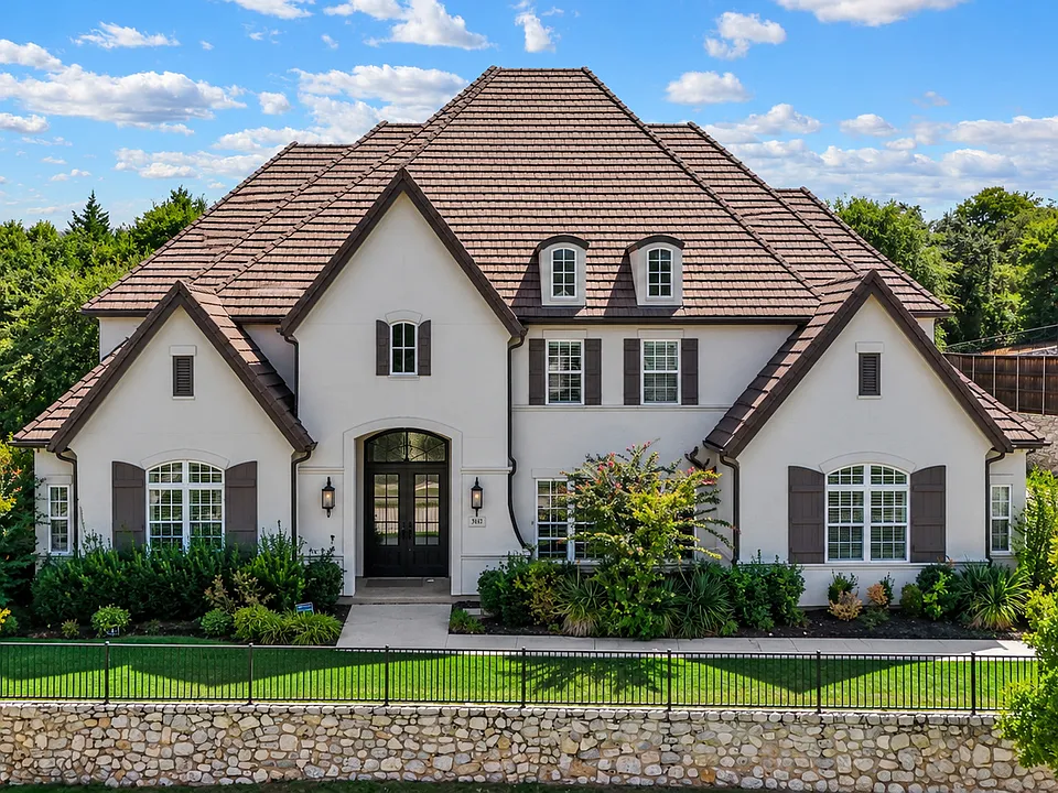 809 Charleston Dr