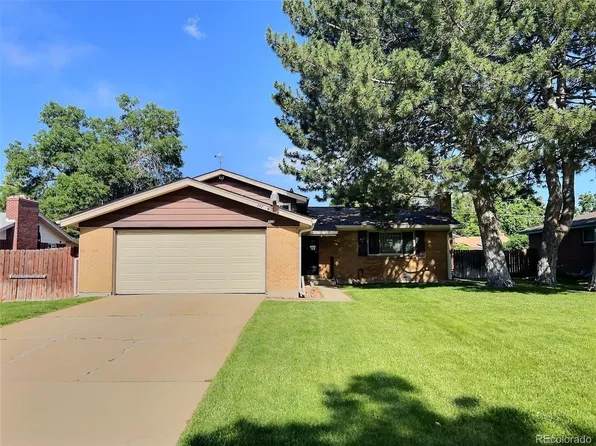 382 Salem Street, Aurora, CO 80011