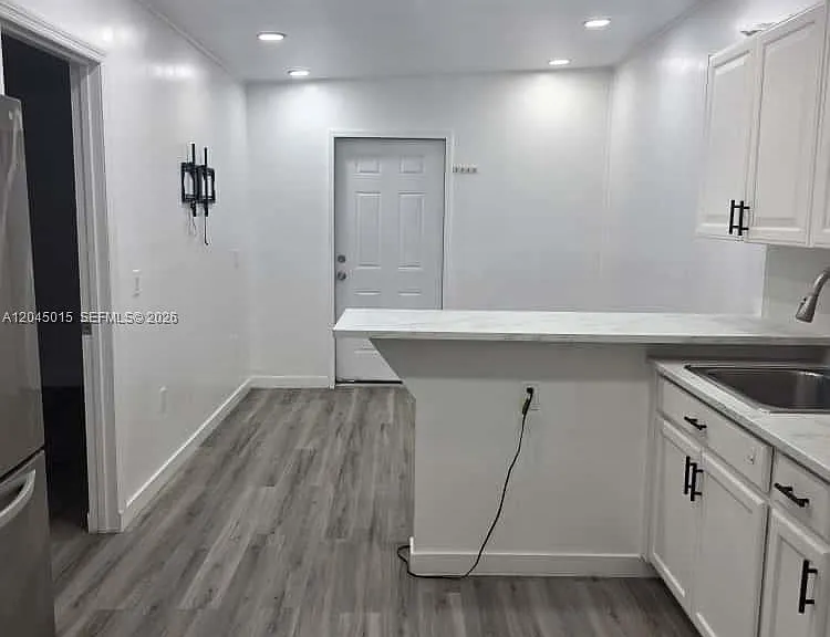 23 Miami Gardens Rd — Photo 2