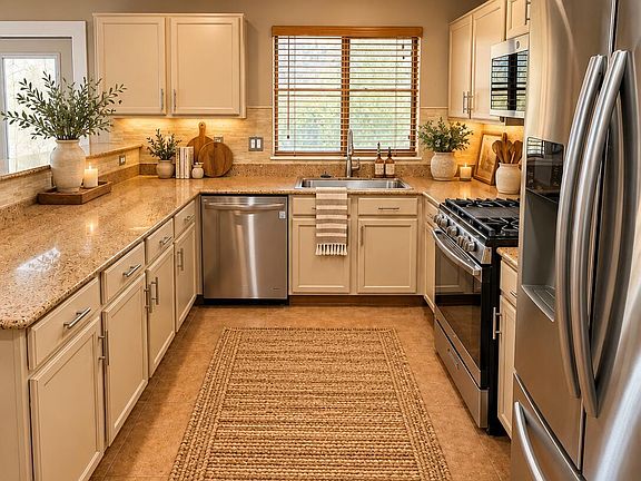 4th image of 3903 E JASPER Drive