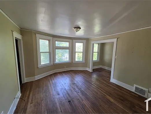3032 Hurlbut Ave — Photo 2