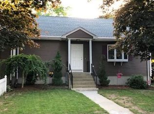 7 Legion Ave, Medway, MA 02053