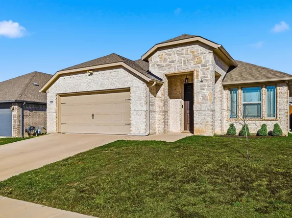 6264 Thunderwing Dr, Fort Worth, TX 76179