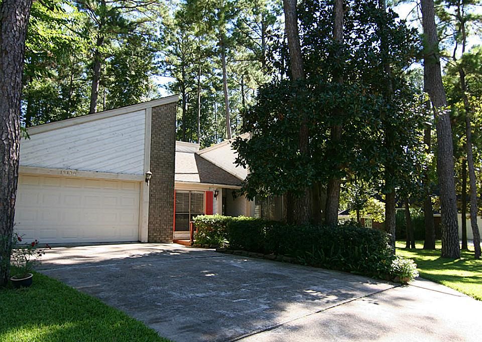 1st image of 15490 Carmel Dr