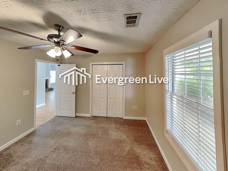 105 Hugh Dr — Photo 15