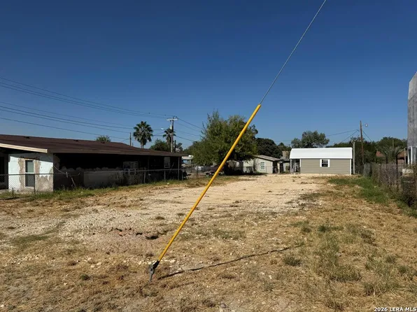 1825 El Indio Hwy, Eagle Pass, TX 78852
