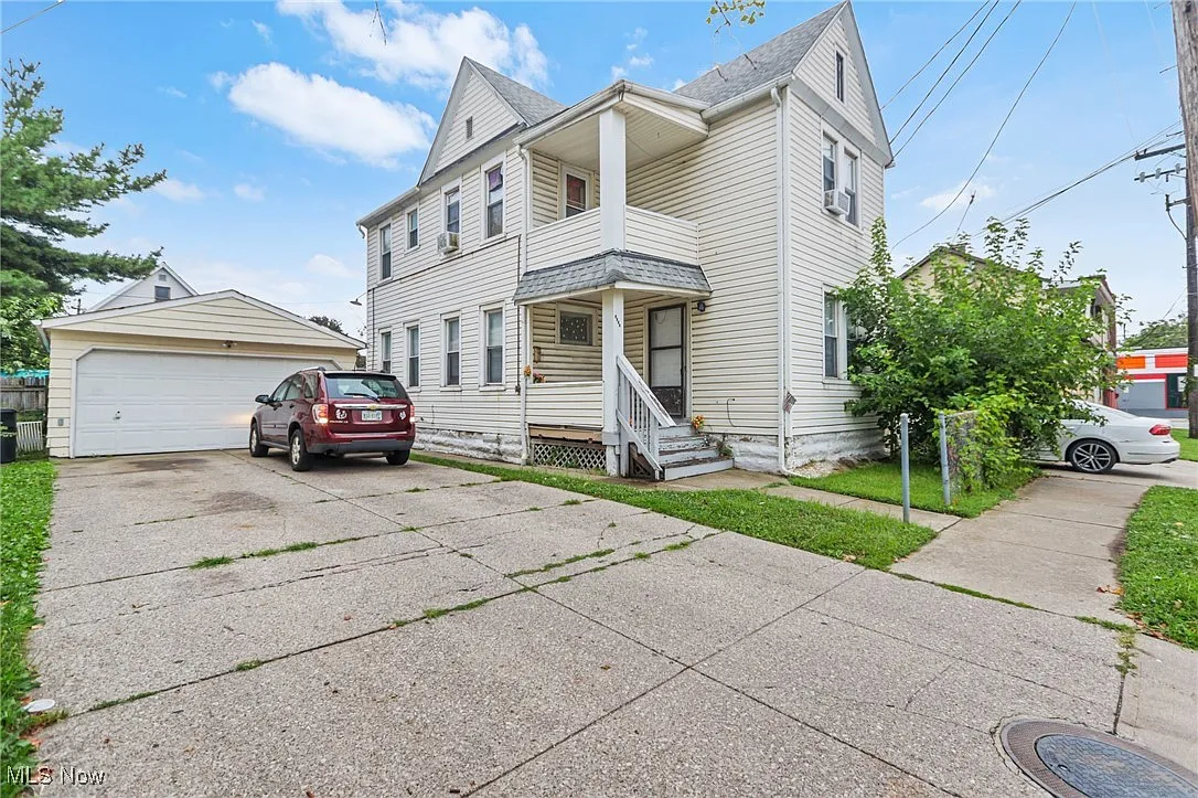 3112 W 30th St photo 1