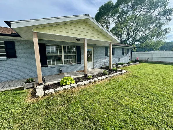 44 Lawrence St, Greenup, KY 41144