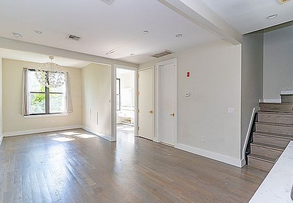 3rd image of 162 Stuyvesant Ave #4L