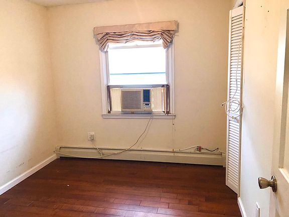 5th image of 4603 204th St APT 2