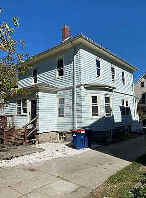 2nd image of 61 Ocean St