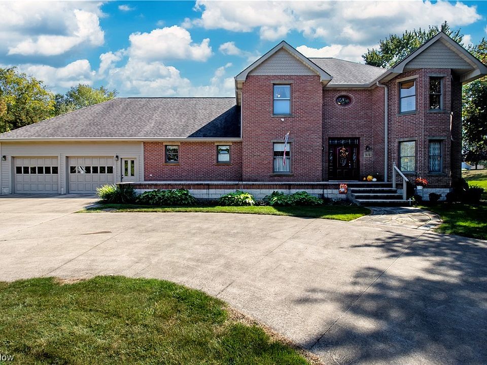 1st image of 926 Apple Blossom Ln