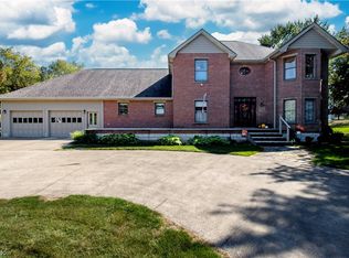 926 Apple Blossom Ln, Orrville, OH 44667
