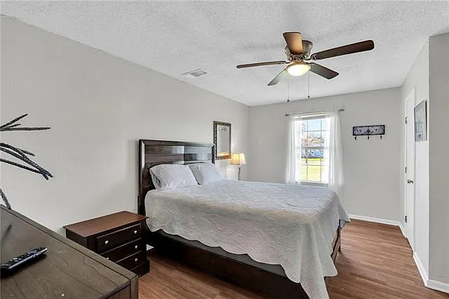 5010 Saint Claude Ave — Photo 8