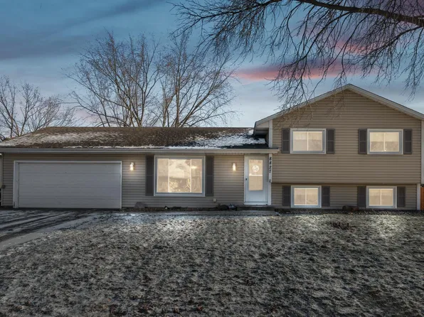 8827 Upper 89th Street Cir S, Cottage Grove, MN 55016