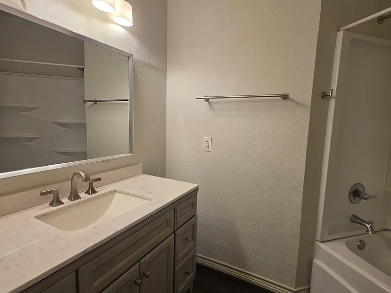 100 Jackman St #108 — Photo 21