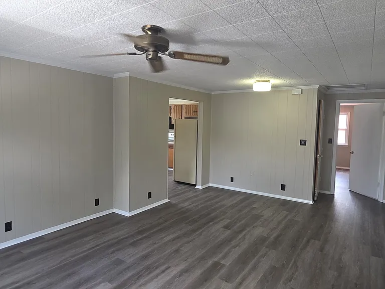 413 W High St #B — Photo 11